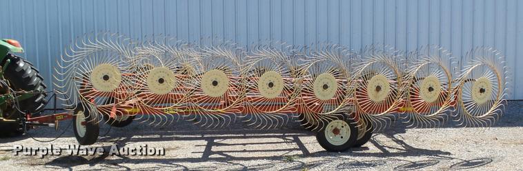 image for item DB4012 H&S BF16 hay rake