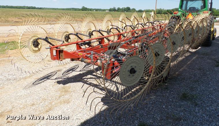 image for item DB4012 H&S BF16 hay rake