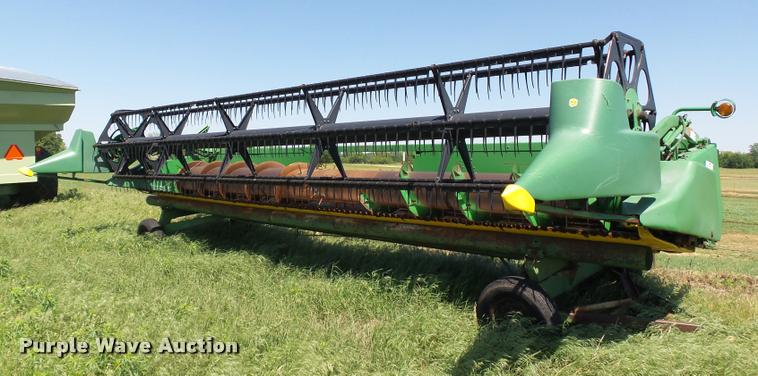 image for item DB4015 1998 John Deere 925 flex head