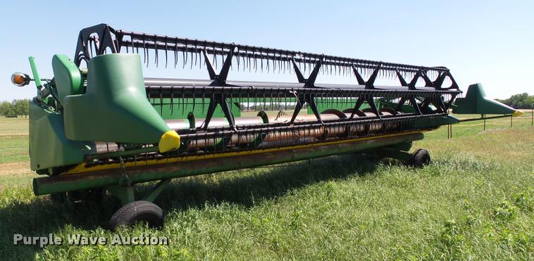 image for item DB4015 1998 John Deere 925 flex head