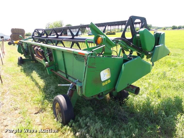 image for item DB4015 1998 John Deere 925 flex head