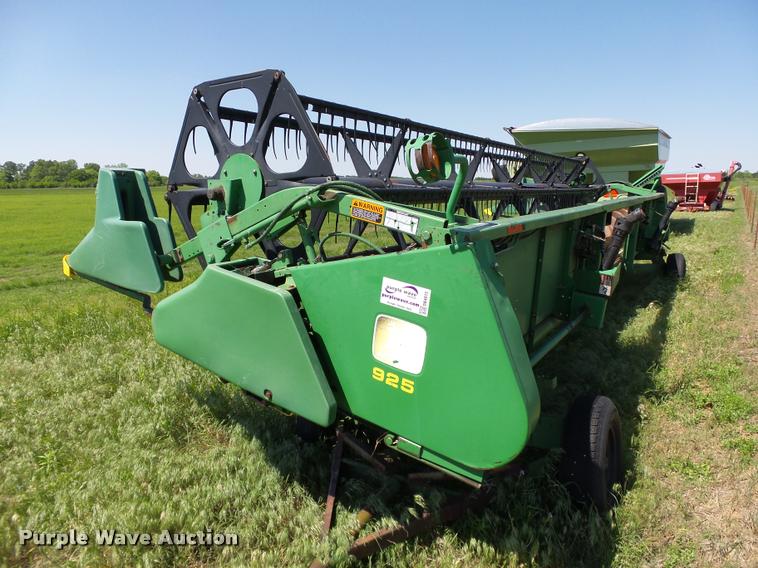 image for item DB4015 1998 John Deere 925 flex head