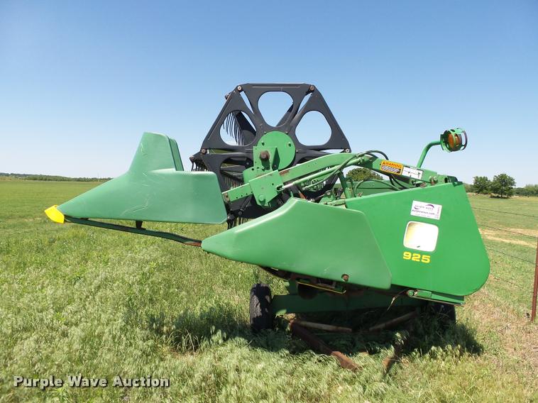 image for item DB4015 1998 John Deere 925 flex head