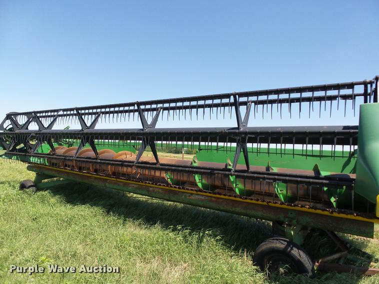 image for item DB4015 1998 John Deere 925 flex head