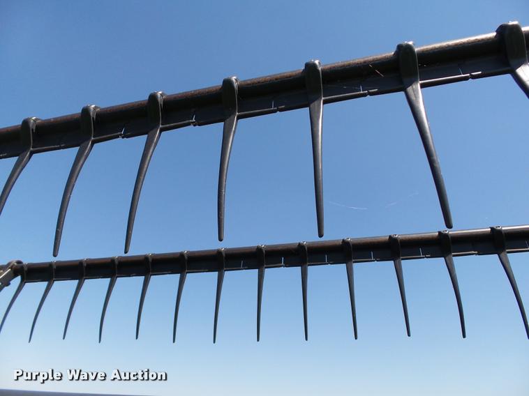 image for item DB4015 1998 John Deere 925 flex head