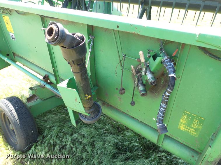 image for item DB4015 1998 John Deere 925 flex head
