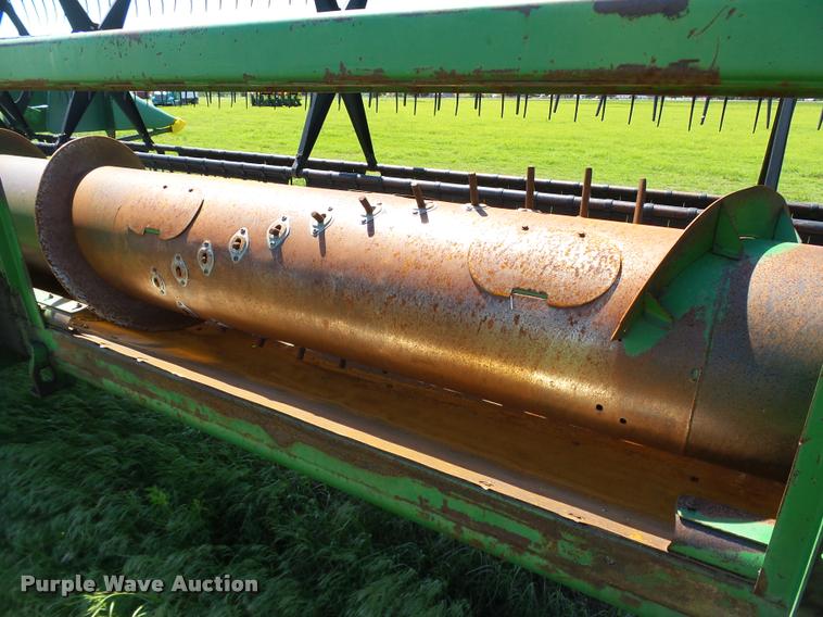 image for item DB4015 1998 John Deere 925 flex head
