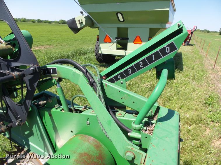 image for item DB4015 1998 John Deere 925 flex head