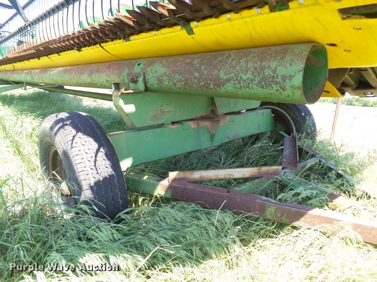 image for item DB4015 1998 John Deere 925 flex head