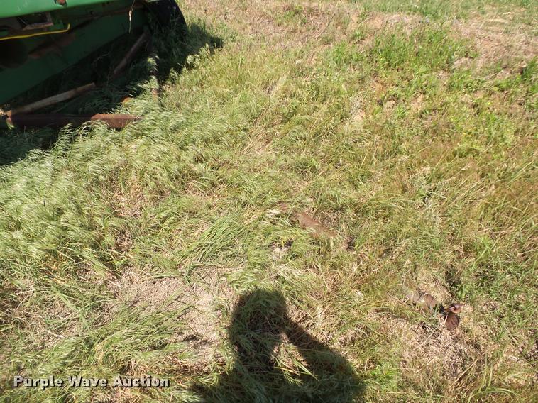 image for item DB4015 1998 John Deere 925 flex head