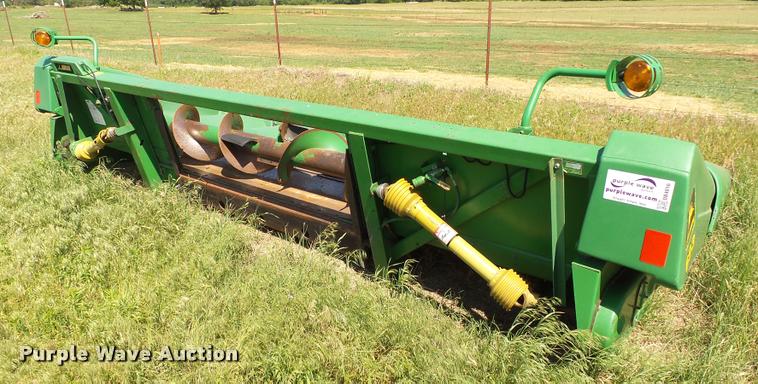 image for item DB4016 1998 John Deere 693 corn head