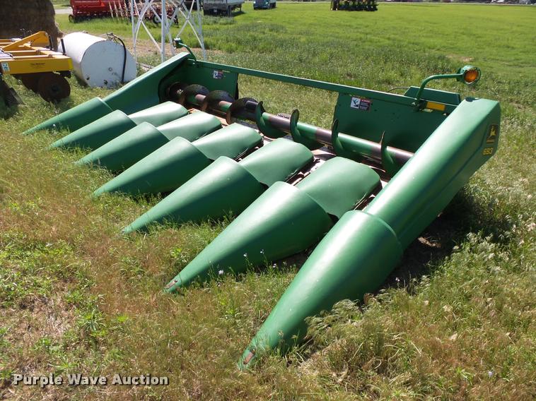 image for item DB4016 1998 John Deere 693 corn head