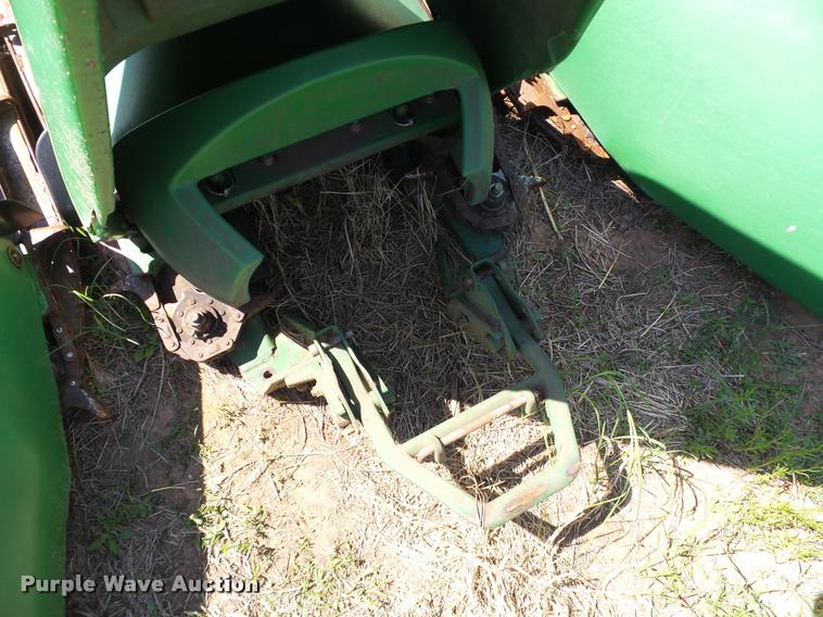 image for item DB4016 1998 John Deere 693 corn head