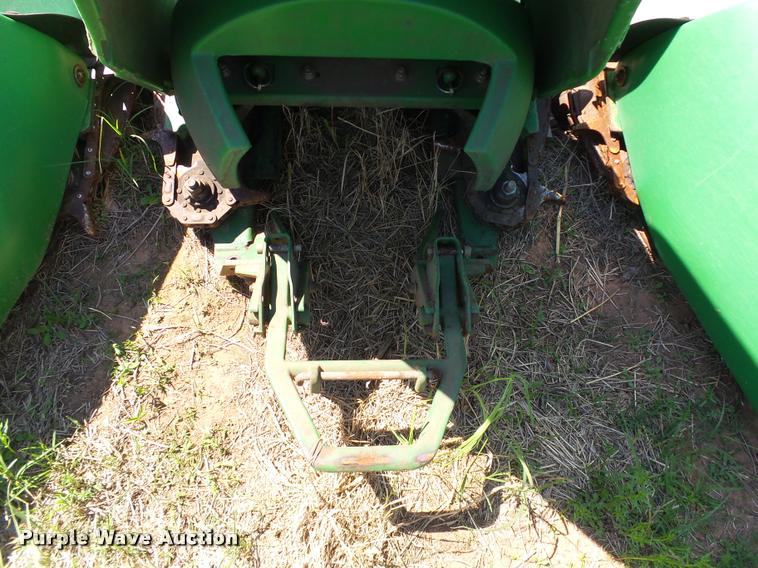 image for item DB4016 1998 John Deere 693 corn head