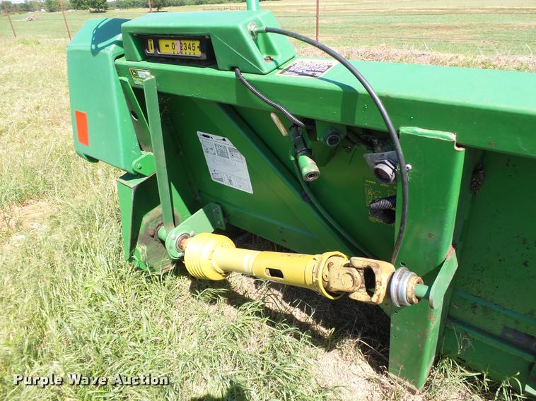 image for item DB4016 1998 John Deere 693 corn head