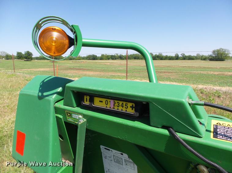 image for item DB4016 1998 John Deere 693 corn head