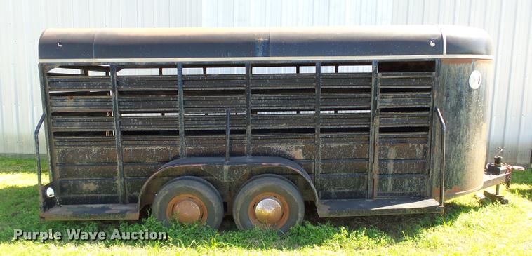 image for item DB4022 1980 W-W 16 livestock trailer
