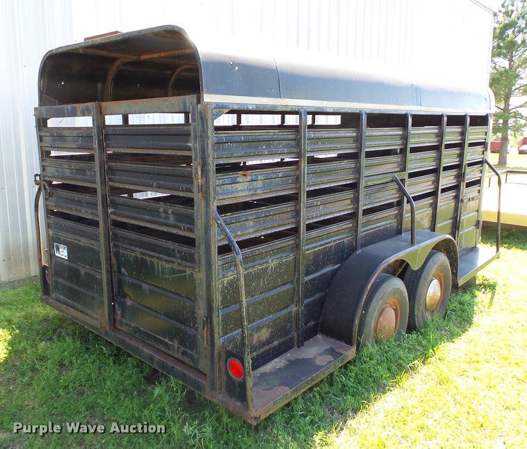 image for item DB4022 1980 W-W 16 livestock trailer