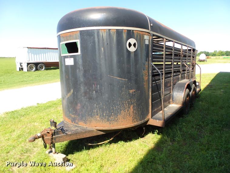 image for item DB4022 1980 W-W 16 livestock trailer