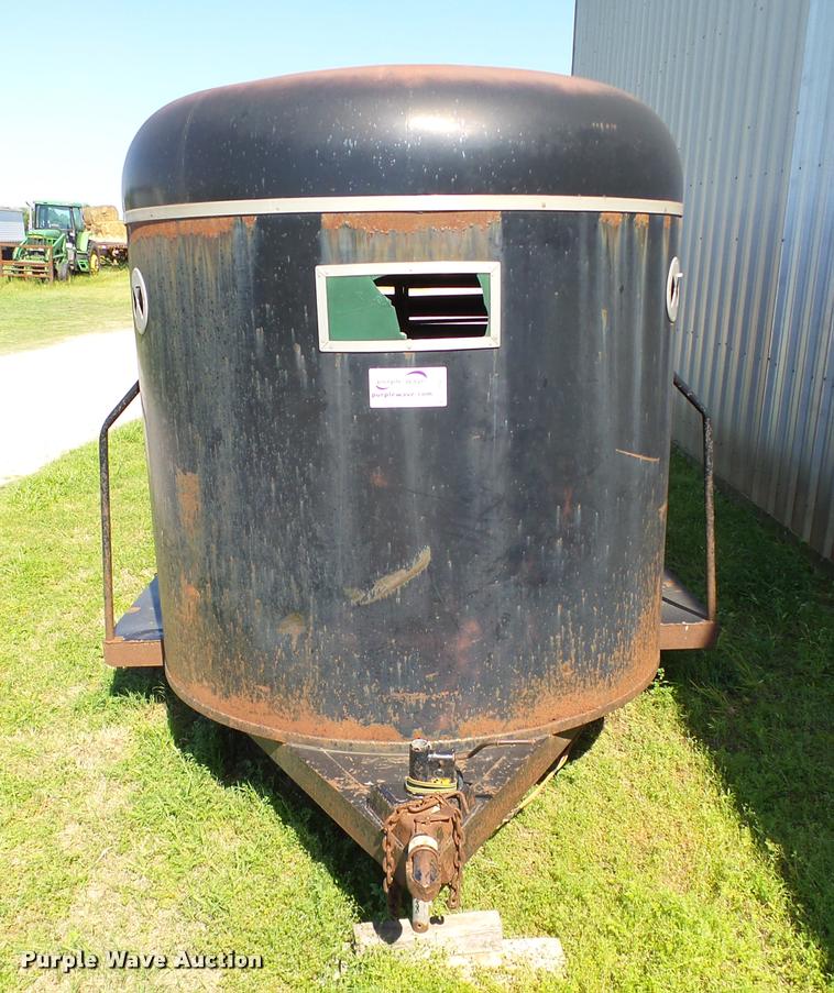 image for item DB4022 1980 W-W 16 livestock trailer