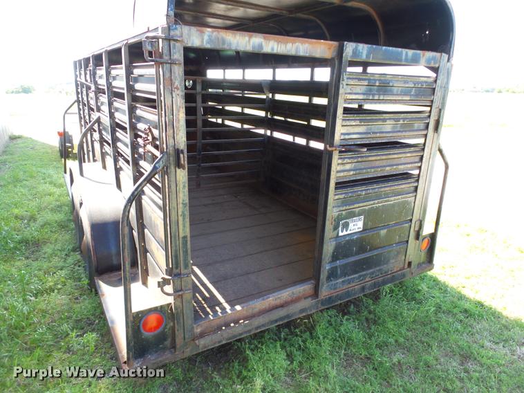 image for item DB4022 1980 W-W 16 livestock trailer
