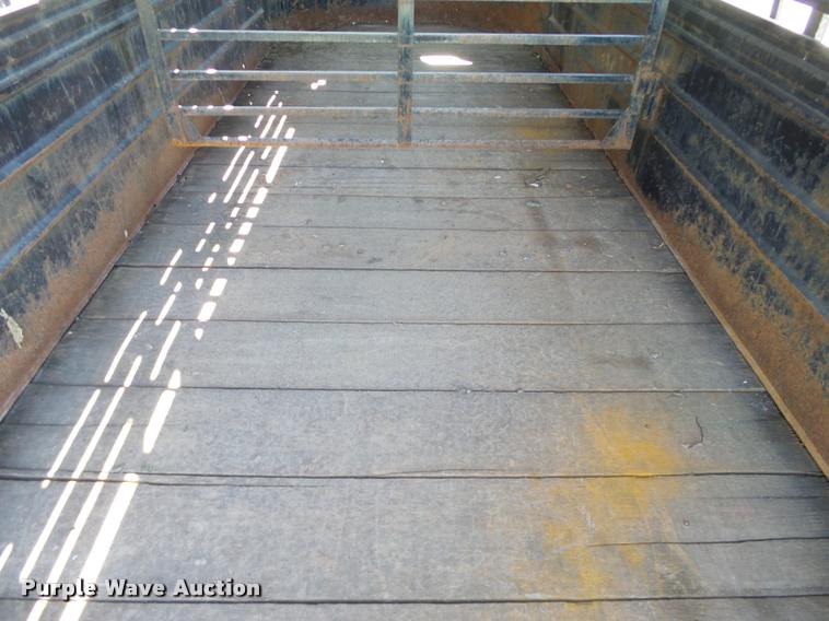 image for item DB4022 1980 W-W 16 livestock trailer