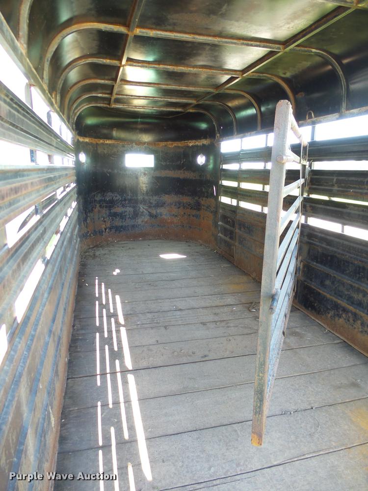image for item DB4022 1980 W-W 16 livestock trailer