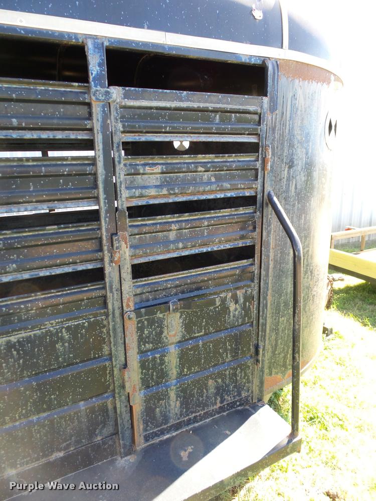 image for item DB4022 1980 W-W 16 livestock trailer