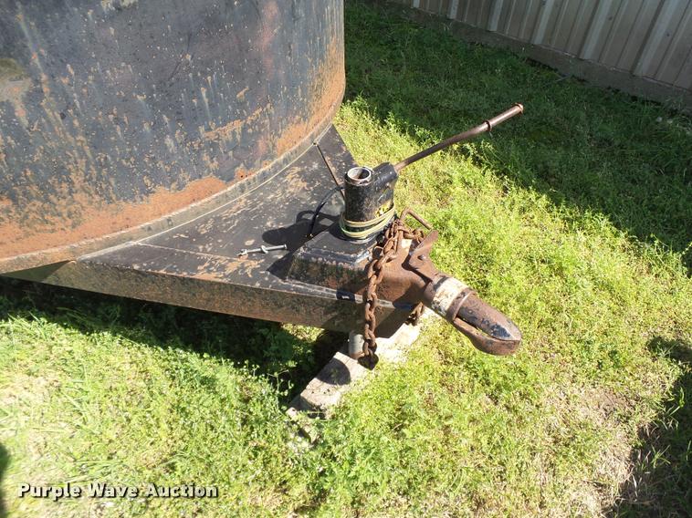 image for item DB4022 1980 W-W 16 livestock trailer