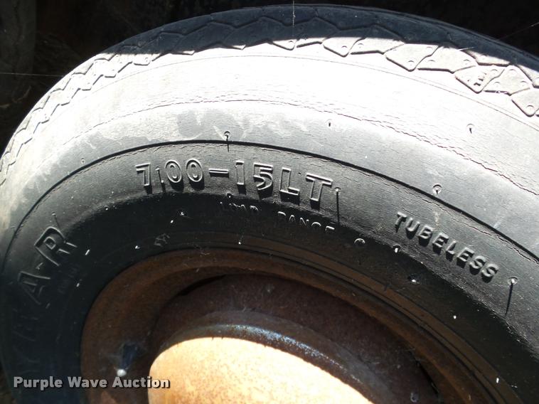 image for item DB4022 1980 W-W 16 livestock trailer