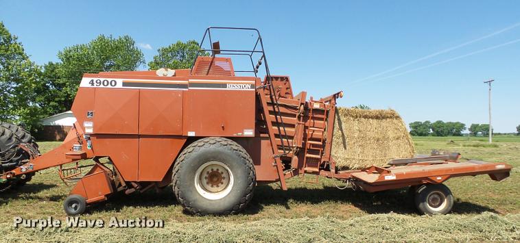 image for item DB4024 1997 Hesston 4900 square baler