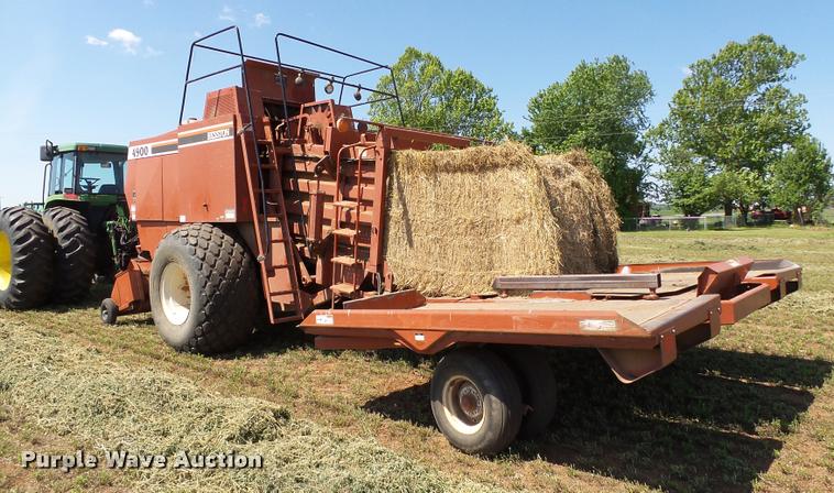 image for item DB4024 1997 Hesston 4900 square baler