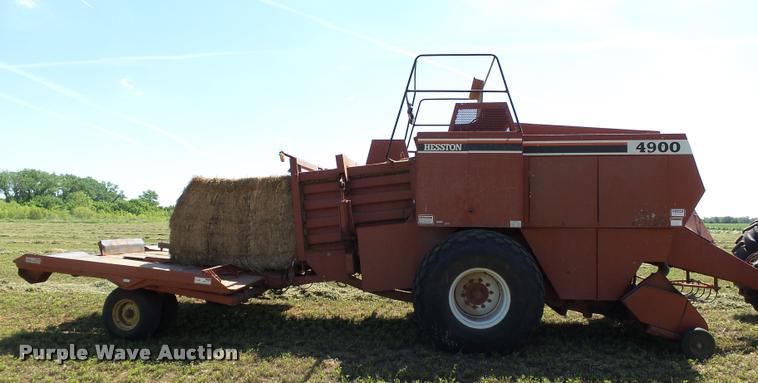 image for item DB4024 1997 Hesston 4900 square baler