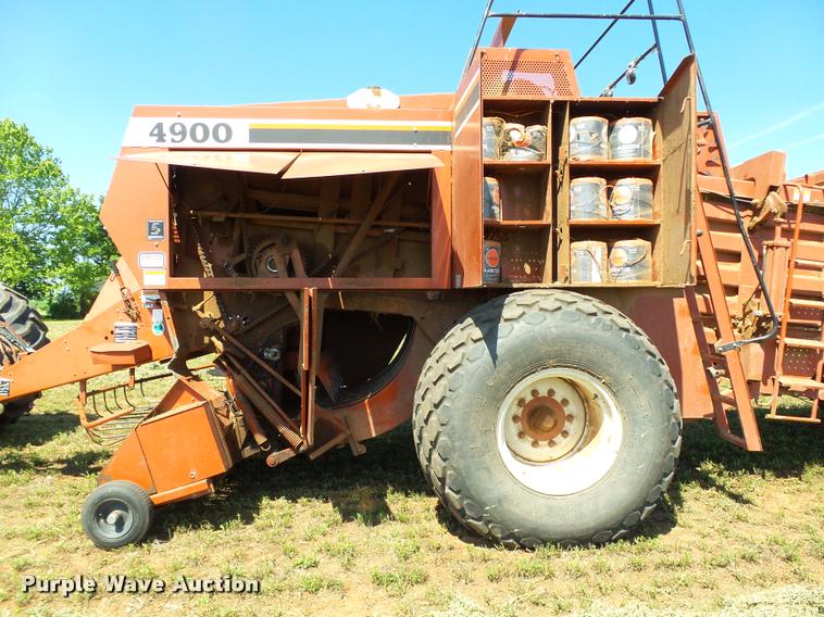 image for item DB4024 1997 Hesston 4900 square baler