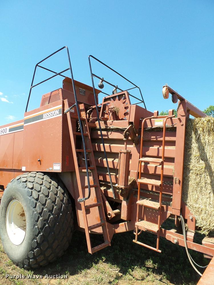 image for item DB4024 1997 Hesston 4900 square baler
