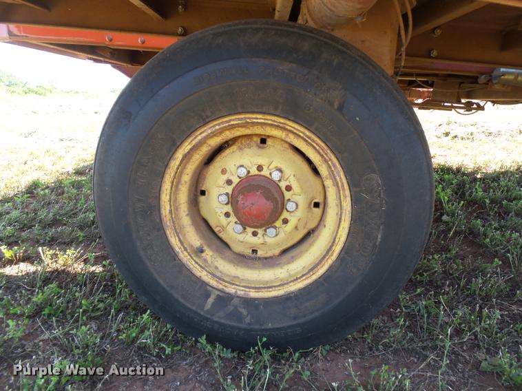 image for item DB4024 1997 Hesston 4900 square baler