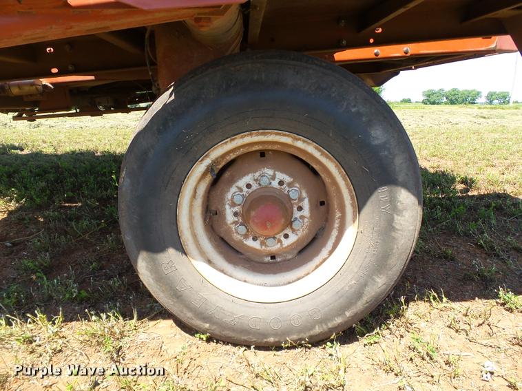 image for item DB4024 1997 Hesston 4900 square baler