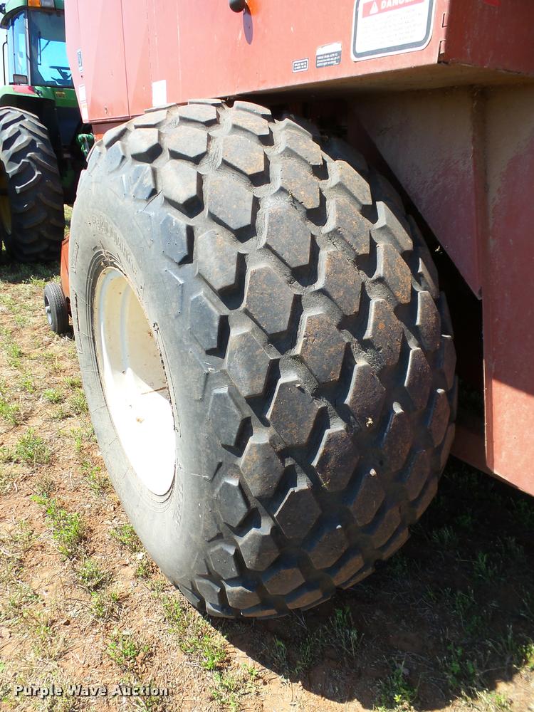 image for item DB4024 1997 Hesston 4900 square baler