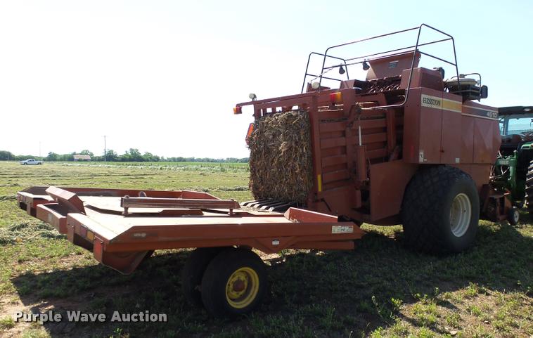 image for item DB4025 2003 Hesston 4910 square baler