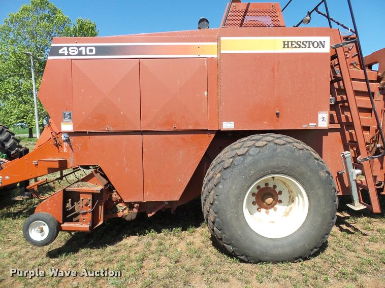 image for item DB4025 2003 Hesston 4910 square baler