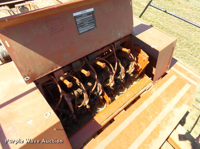 image for item DB4025 2003 Hesston 4910 square baler