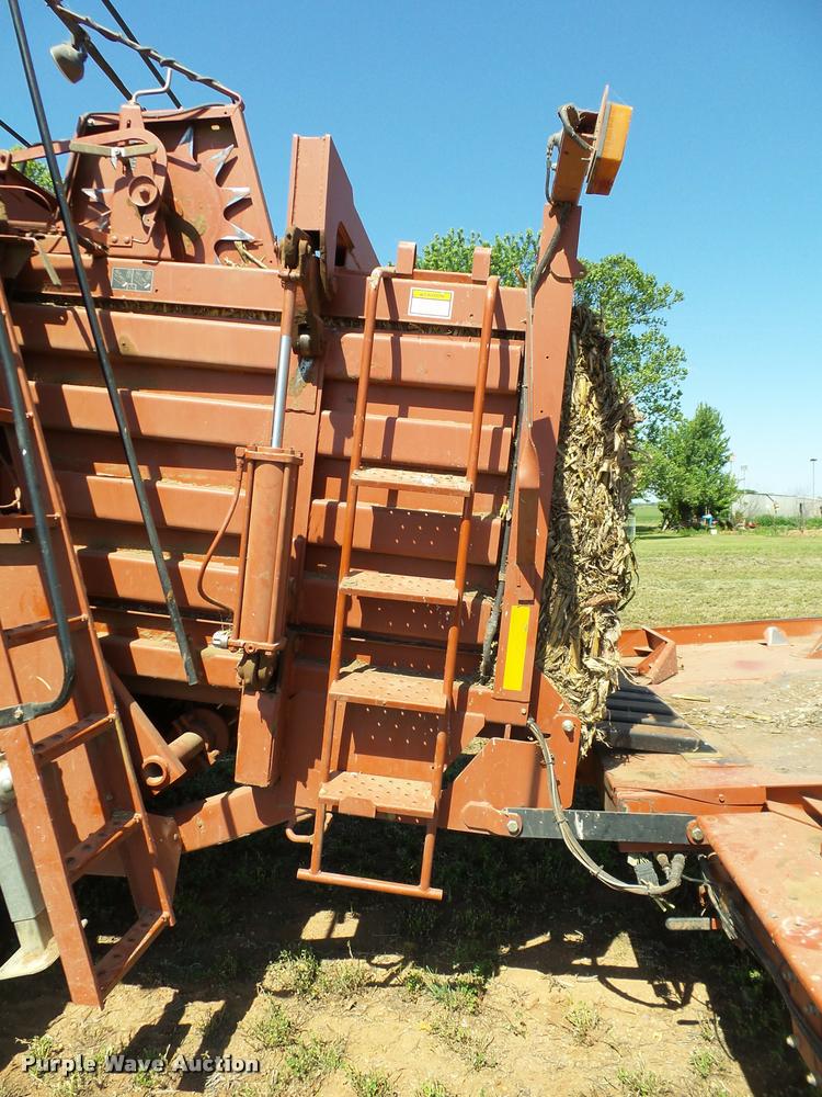 image for item DB4025 2003 Hesston 4910 square baler