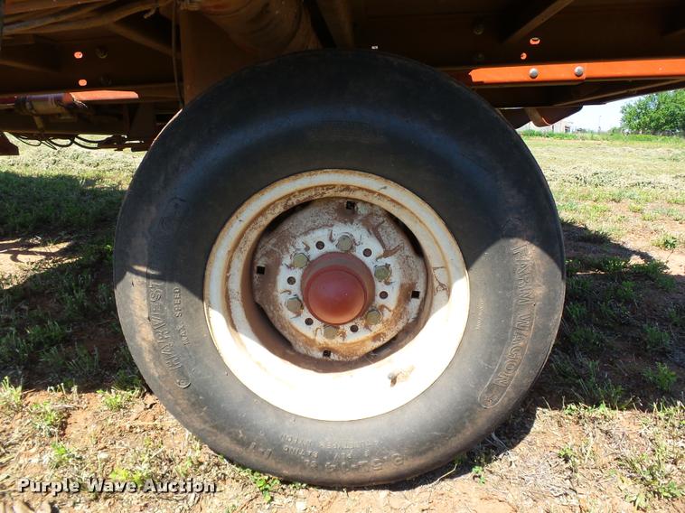 image for item DB4025 2003 Hesston 4910 square baler