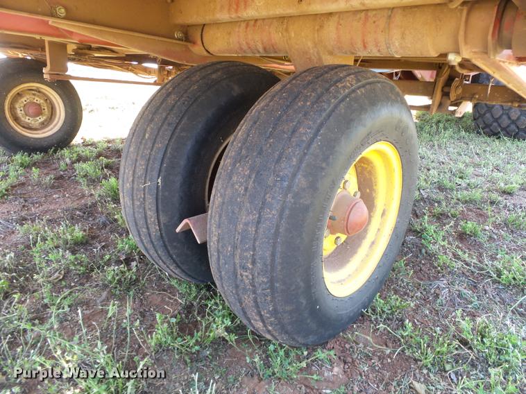 image for item DB4025 2003 Hesston 4910 square baler