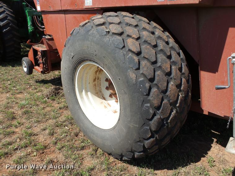 image for item DB4025 2003 Hesston 4910 square baler