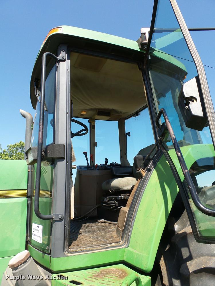 image for item DB4027 1992 John Deere 7800 tractor