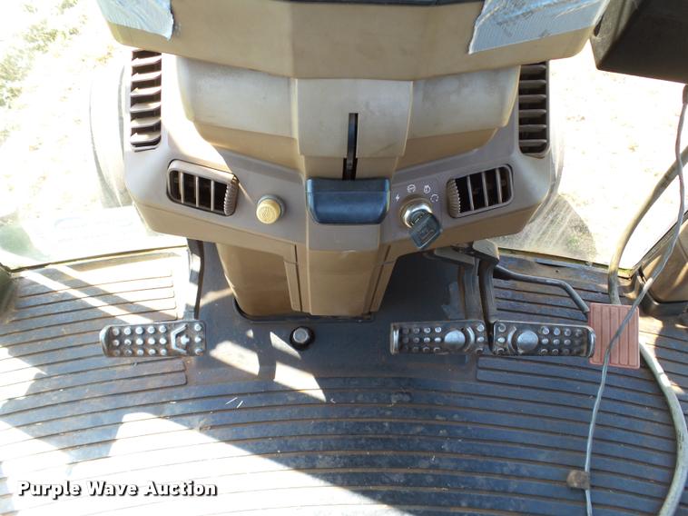 image for item DB4027 1992 John Deere 7800 tractor