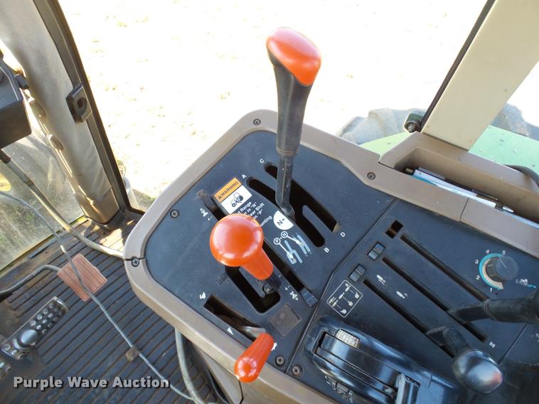 image for item DB4027 1992 John Deere 7800 tractor