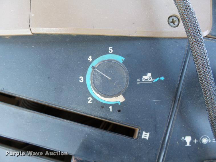 image for item DB4027 1992 John Deere 7800 tractor