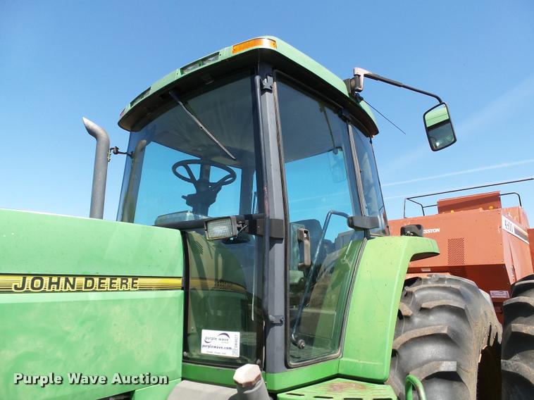 image for item DB4027 1992 John Deere 7800 tractor